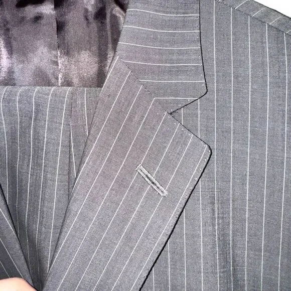 Samuelsohn Gable Gray Striped Super 130s Suit Size 44R